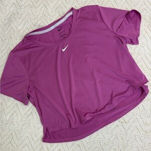 Nike Women's Short Sleeve Magenta Tee